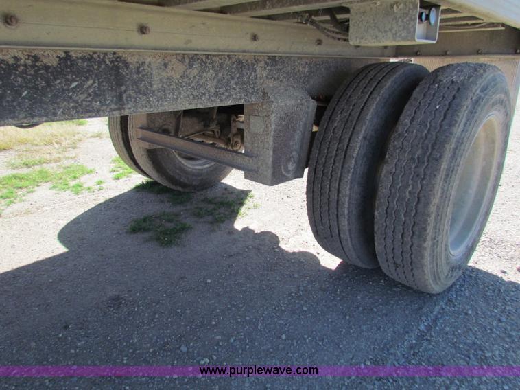 image for item E8143 1994 Travis T-102 end dump trailer