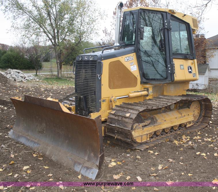 image for item F2520 2005 John Deere 450J LGP dozer