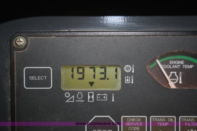 image for item F2520 2005 John Deere 450J LGP dozer