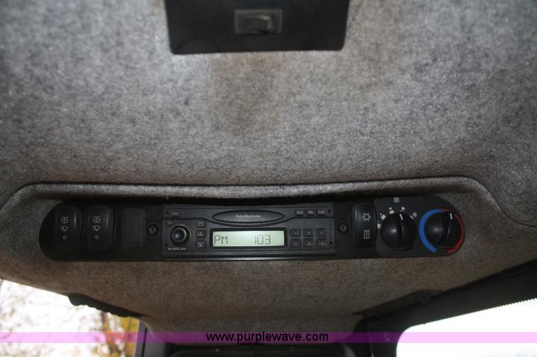 image for item F2520 2005 John Deere 450J LGP dozer