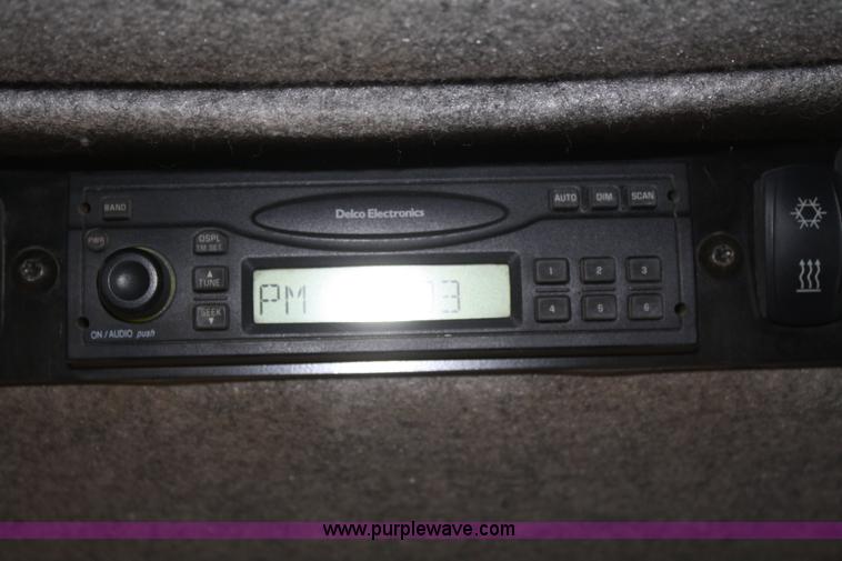 image for item F2520 2005 John Deere 450J LGP dozer