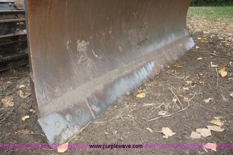 image for item F2520 2005 John Deere 450J LGP dozer