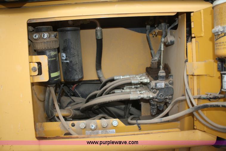 image for item F2520 2005 John Deere 450J LGP dozer
