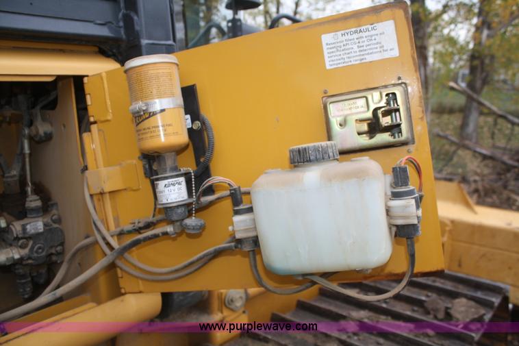 image for item F2520 2005 John Deere 450J LGP dozer