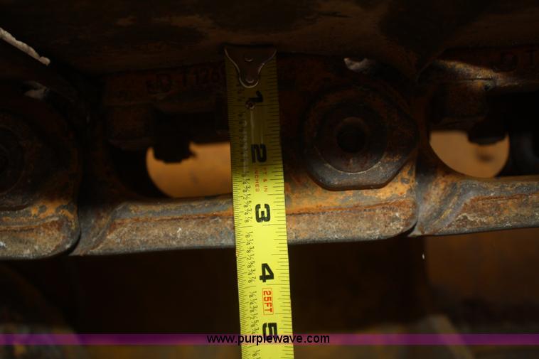 image for item F2520 2005 John Deere 450J LGP dozer