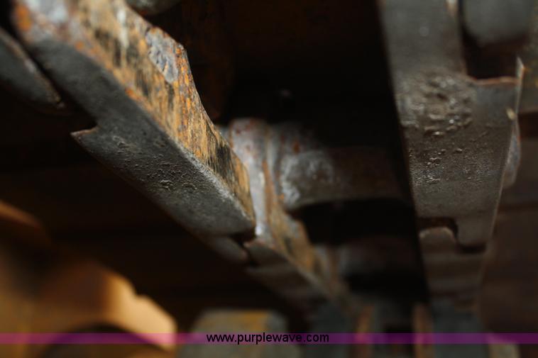 image for item F2520 2005 John Deere 450J LGP dozer