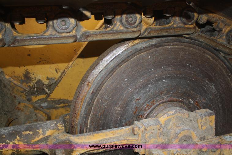 image for item F2520 2005 John Deere 450J LGP dozer