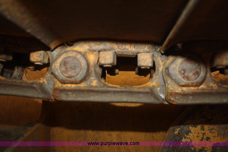 image for item F2520 2005 John Deere 450J LGP dozer