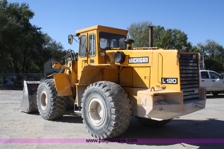 image for item F2610 1990 Michigan / Volvo L120 wheel loader
