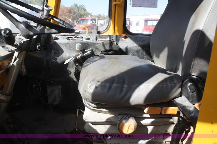 image for item F2610 1990 Michigan / Volvo L120 wheel loader