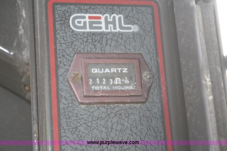 image for item F2611 2001 Gehl 6635SXT II skid steer