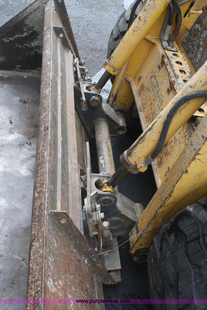 image for item F2611 2001 Gehl 6635SXT II skid steer