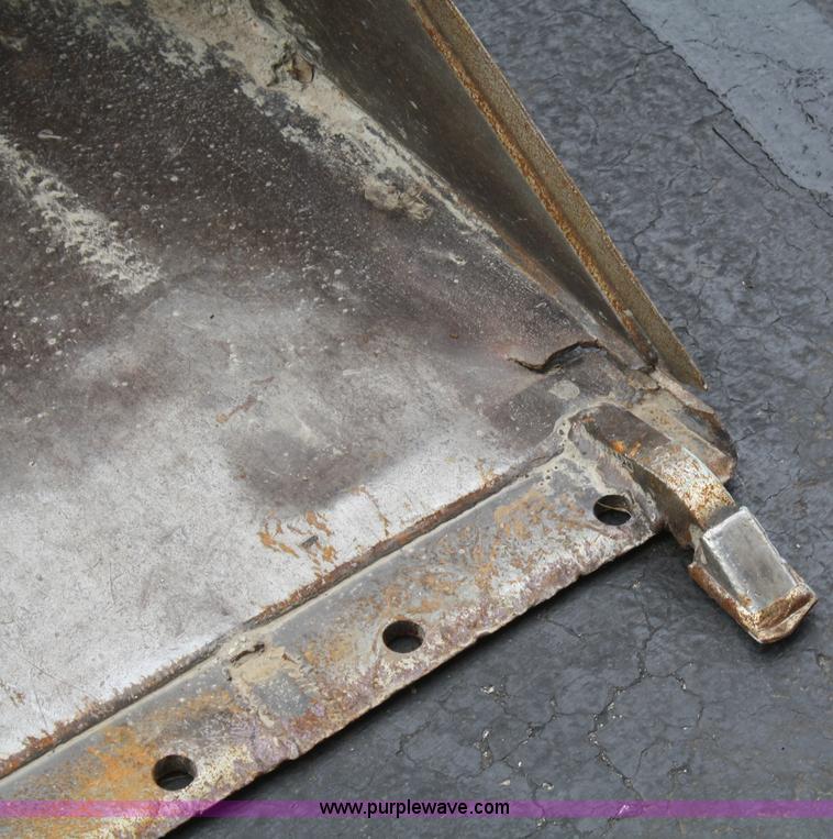 image for item F2611 2001 Gehl 6635SXT II skid steer