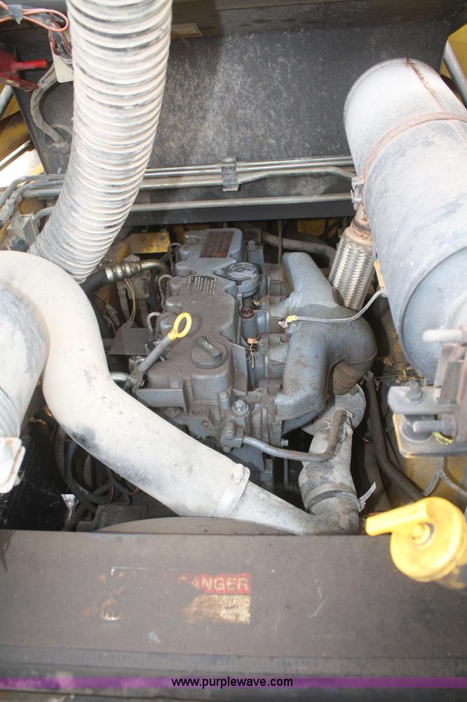 image for item F2611 2001 Gehl 6635SXT II skid steer