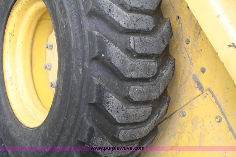 image for item F2611 2001 Gehl 6635SXT II skid steer