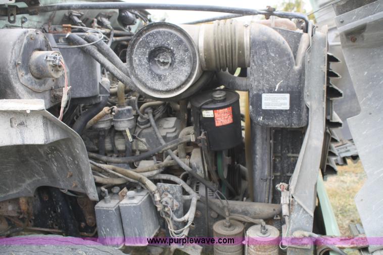 image for item F2636 1991 Ford F700 dump truck