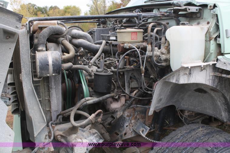 image for item F2636 1991 Ford F700 dump truck