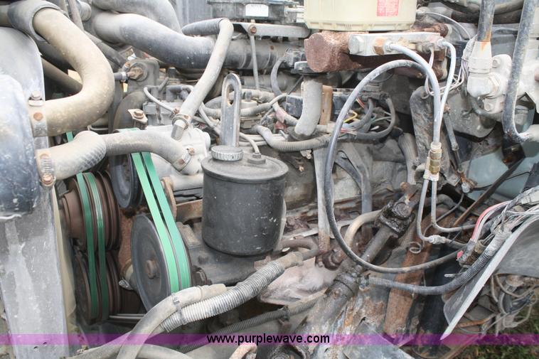 image for item F2636 1991 Ford F700 dump truck