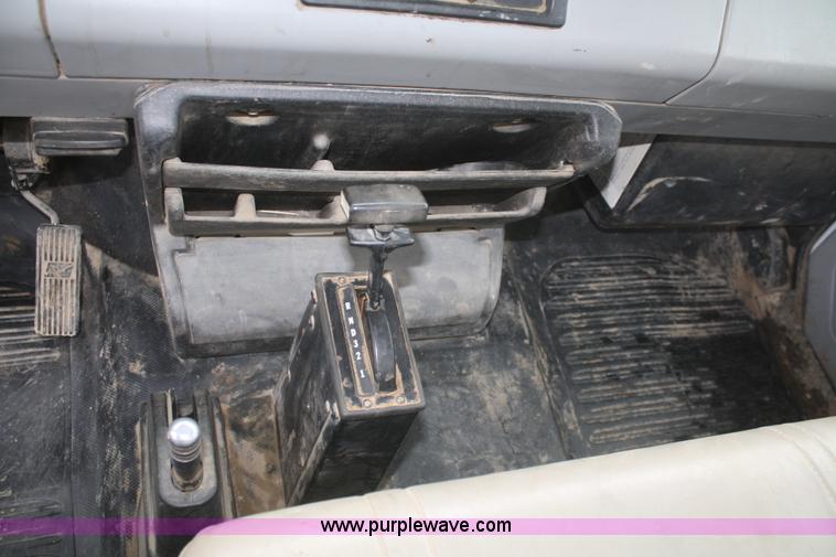 image for item F2640 1998 Freightliner FL50 service truck