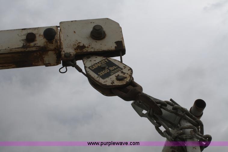 image for item F2640 1998 Freightliner FL50 service truck