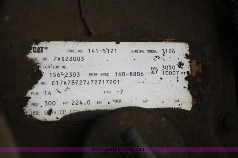 image for item F2643 1999 Peterbilt 330 flatbed semi truck