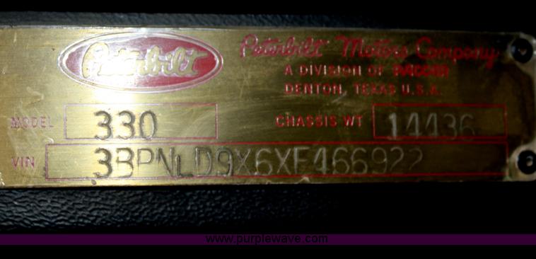 image for item F2643 1999 Peterbilt 330 flatbed semi truck