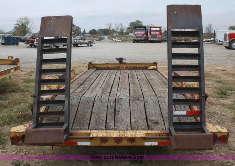 image for item F2646 1995 Redi Haul trailer