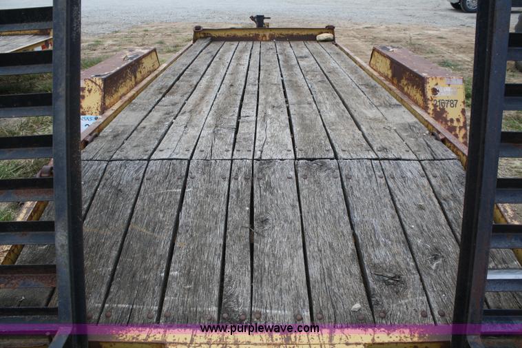 image for item F2646 1995 Redi Haul trailer