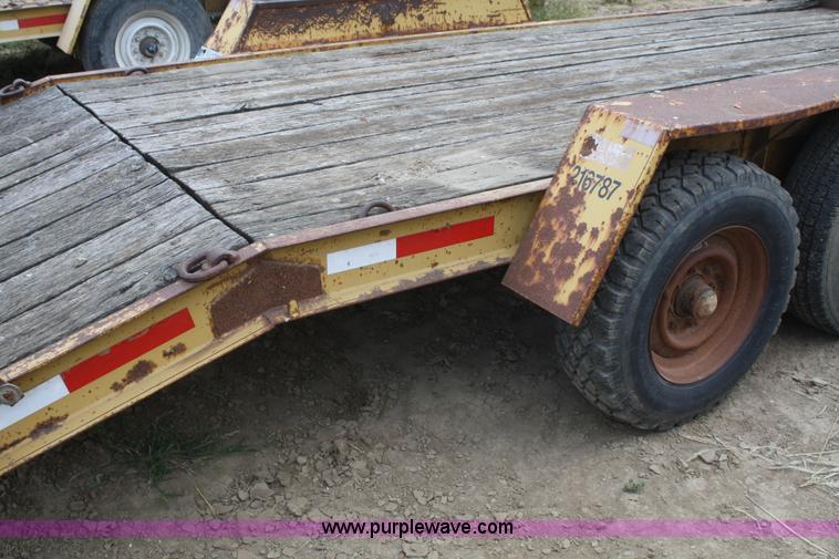 image for item F2646 1995 Redi Haul trailer
