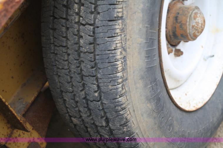 image for item F2646 1995 Redi Haul trailer