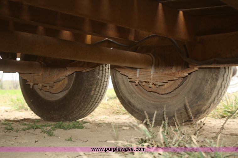 image for item F2646 1995 Redi Haul trailer