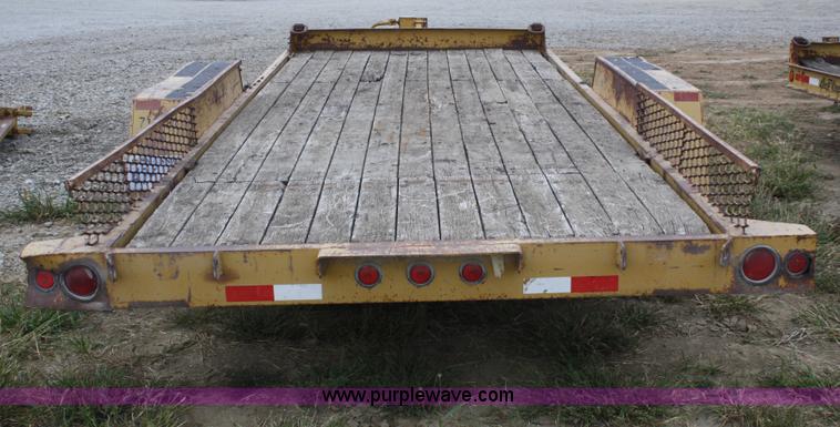 image for item F2647 1998 Redi Haul 17' trailer