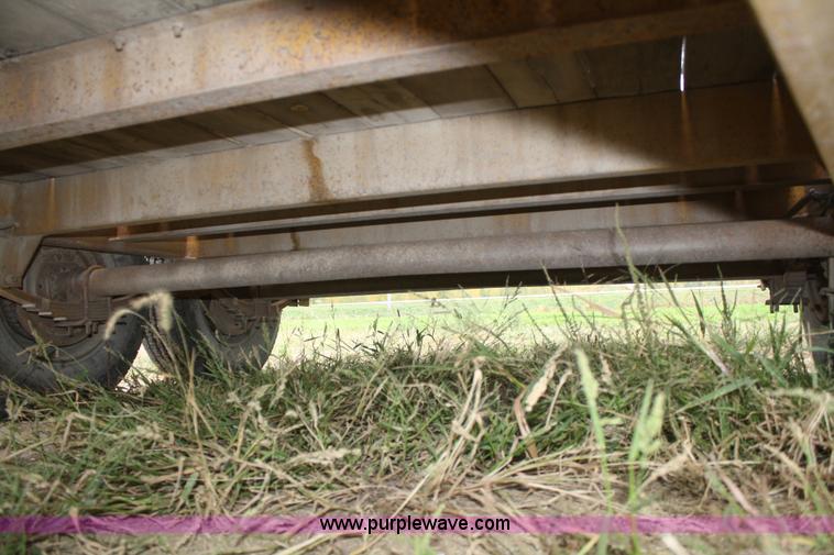 image for item F2647 1998 Redi Haul 17' trailer