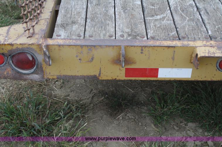 image for item F2647 1998 Redi Haul 17' trailer