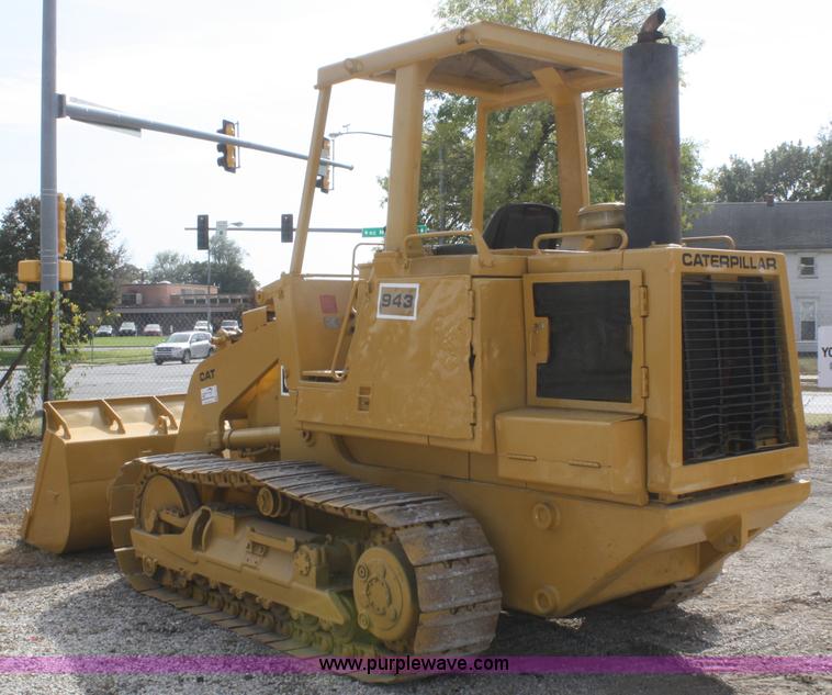 image for item F2675 1981 Caterpillar 943 LGP track loader