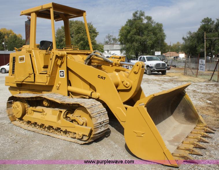 image for item F2675 1981 Caterpillar 943 LGP track loader