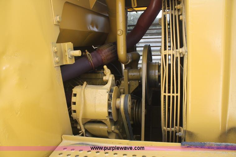image for item F2675 1981 Caterpillar 943 LGP track loader