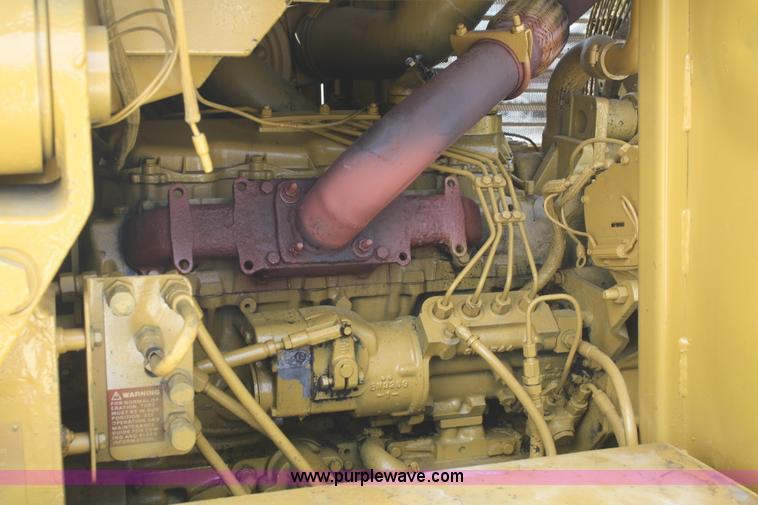 image for item F2675 1981 Caterpillar 943 LGP track loader