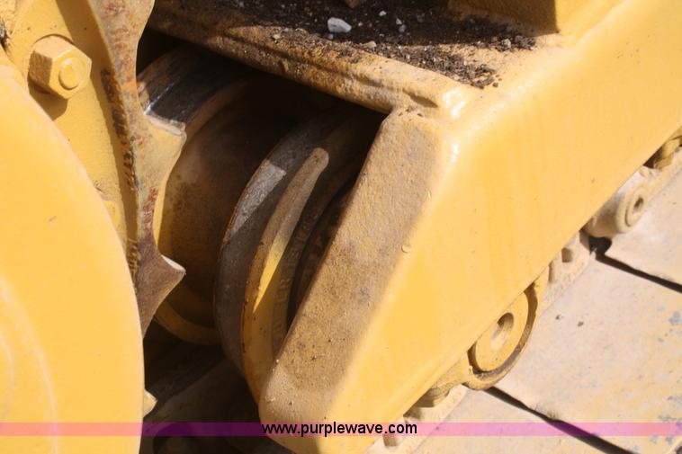 image for item F2675 1981 Caterpillar 943 LGP track loader