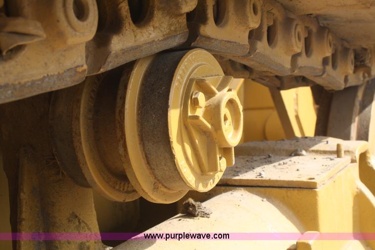 image for item F2675 1981 Caterpillar 943 LGP track loader