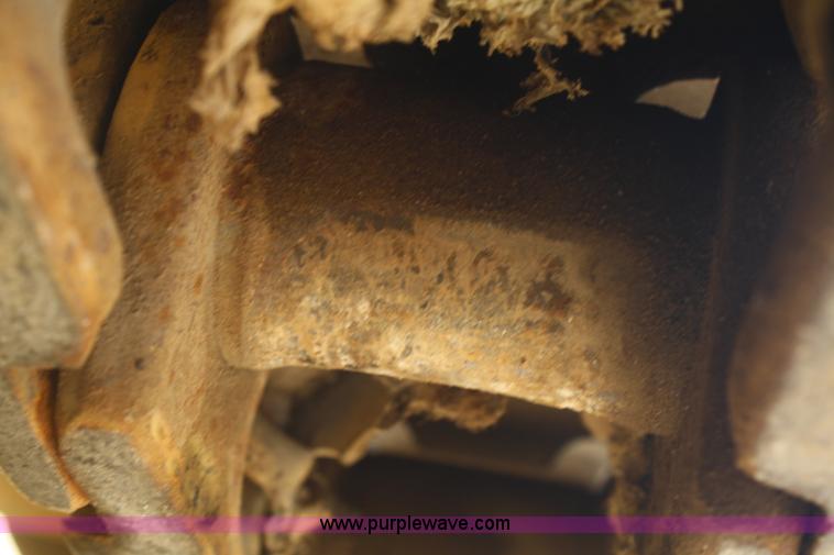 image for item F2675 1981 Caterpillar 943 LGP track loader