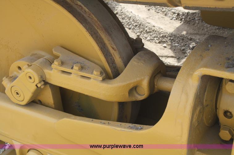 image for item F2675 1981 Caterpillar 943 LGP track loader