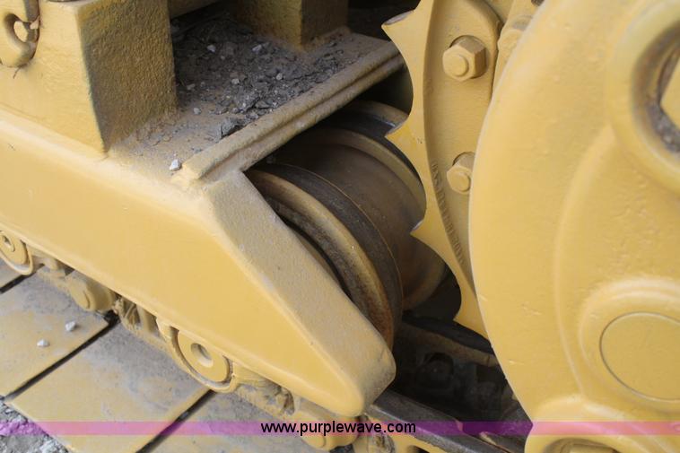 image for item F2675 1981 Caterpillar 943 LGP track loader