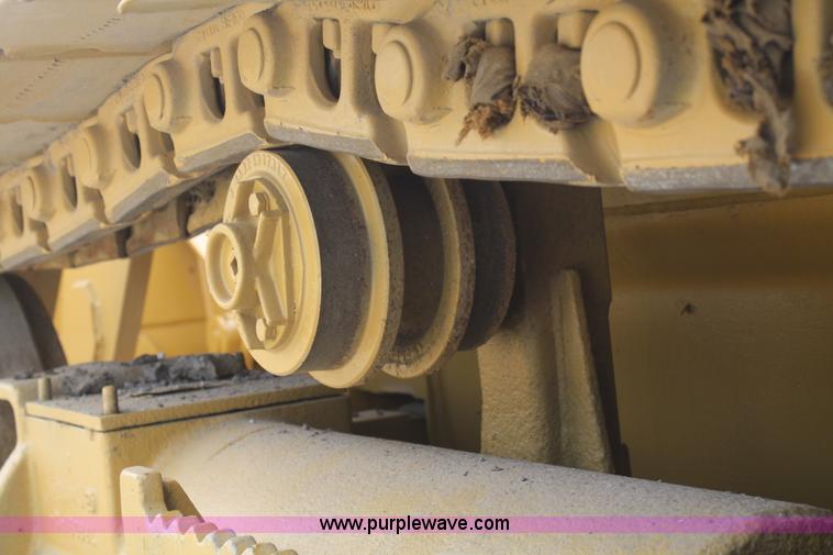 image for item F2675 1981 Caterpillar 943 LGP track loader