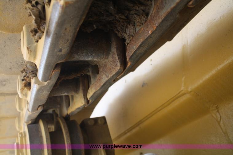 image for item F2675 1981 Caterpillar 943 LGP track loader