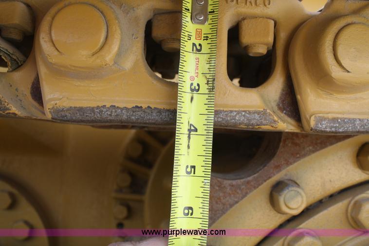 image for item F2675 1981 Caterpillar 943 LGP track loader