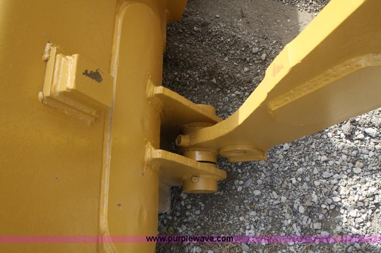 image for item F2675 1981 Caterpillar 943 LGP track loader