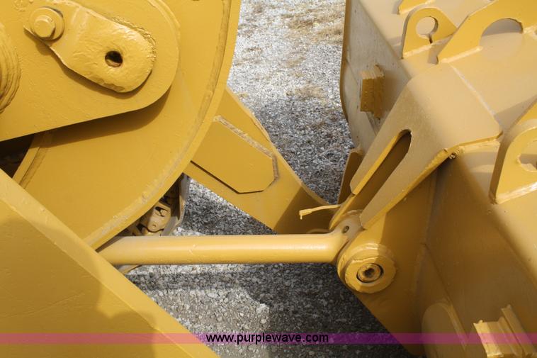 image for item F2675 1981 Caterpillar 943 LGP track loader