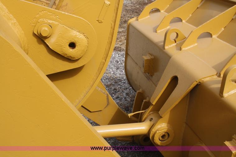 image for item F2675 1981 Caterpillar 943 LGP track loader