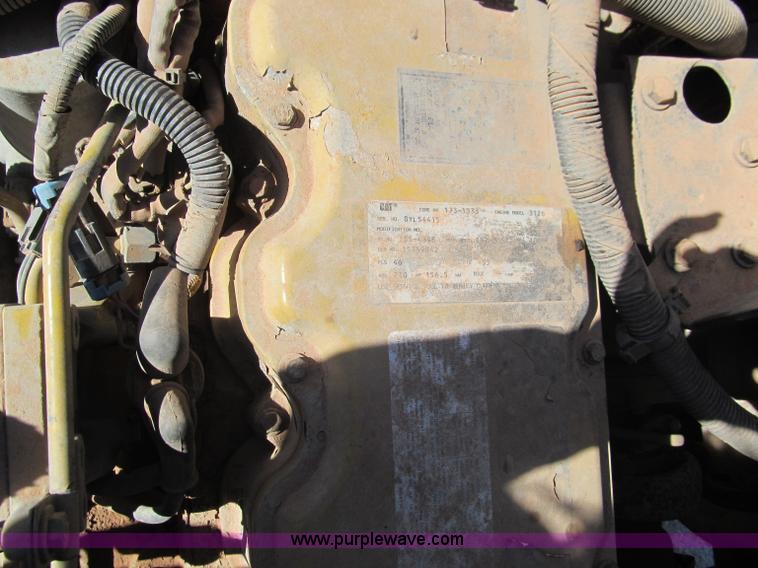 image for item F3053 2000 GMC C7500 digger derrick truck